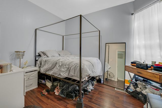 7222 S Rhodes Avenue, Chicago, IL 60619