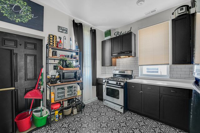 7222 S Rhodes Avenue, Chicago, IL 60619