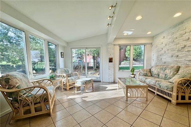 675 ROLLING GREEN DRIVE, Bethel Park, PA 15102