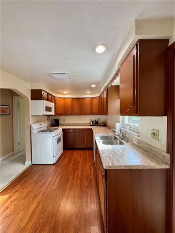 675 ROLLING GREEN DRIVE, Bethel Park, PA 15102