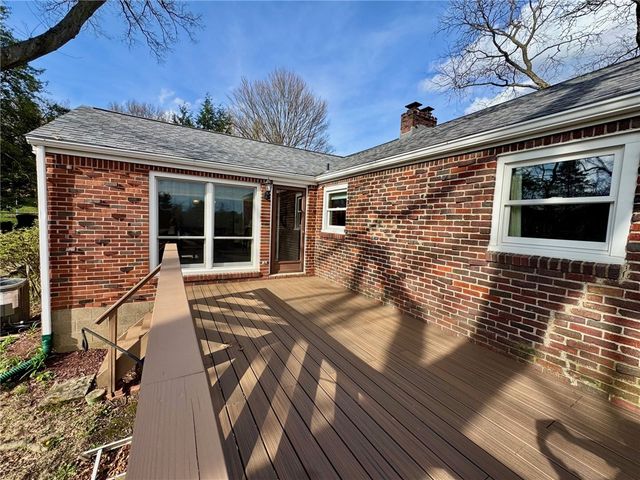 675 ROLLING GREEN DRIVE, Bethel Park, PA 15102