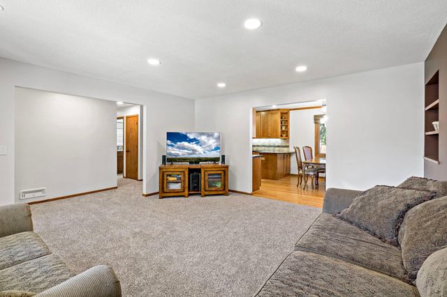 13373 Foliage Avenue, Apple Valley, MN 55124