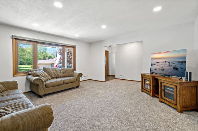13373 Foliage Avenue, Apple Valley, MN 55124
