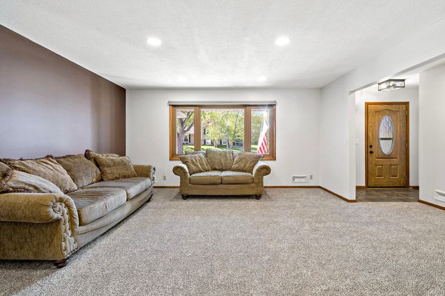 13373 Foliage Avenue, Apple Valley, MN 55124