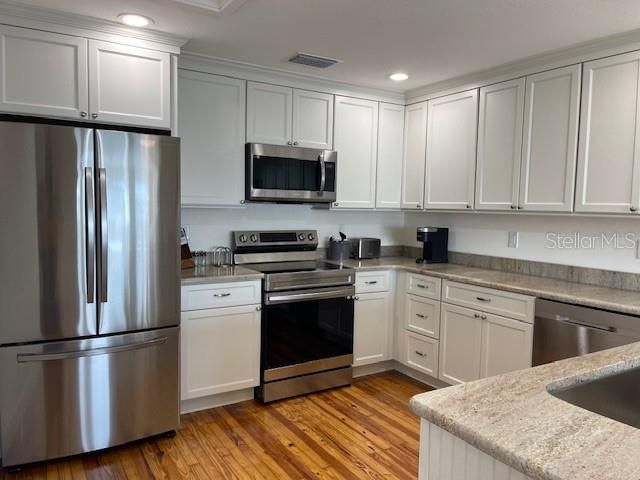 1355 LAKESHORE DRIVE, Mount Dora, FL 32757