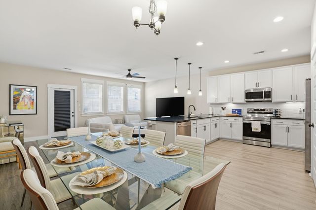 7734 Park Gate Drive, North Charleston, SC 29418