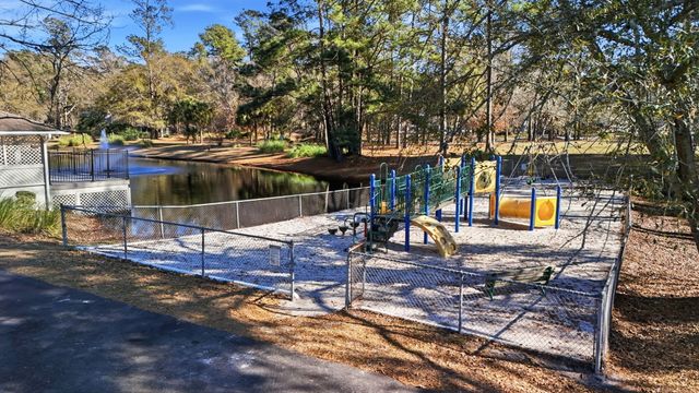 7734 Park Gate Drive, North Charleston, SC 29418