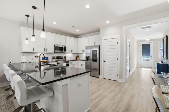 7734 Park Gate Drive, North Charleston, SC 29418