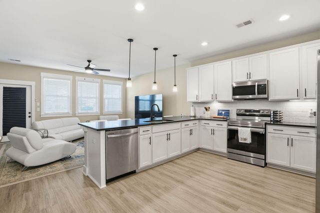 7734 Park Gate Drive, North Charleston, SC 29418