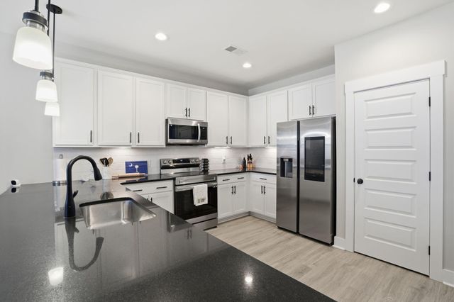 7734 Park Gate Drive, North Charleston, SC 29418