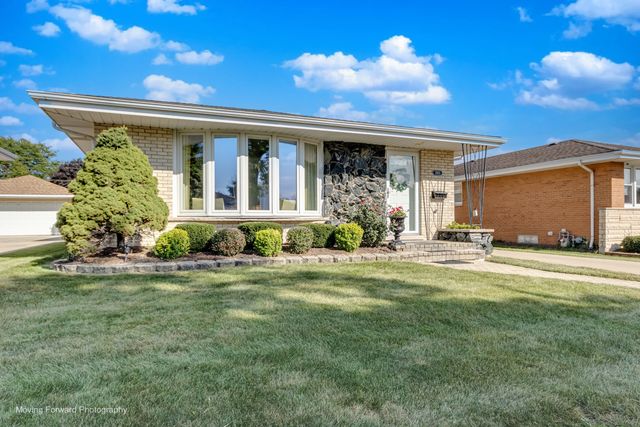 2923 Downing Avenue W, Westchester, IL 60154
