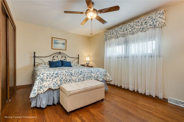 2923 Downing Avenue W, Westchester, IL 60154