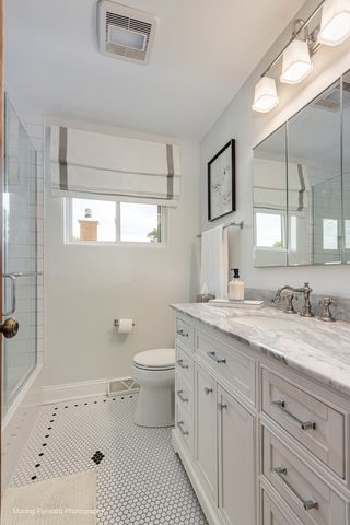 2923 Downing Avenue W, Westchester, IL 60154