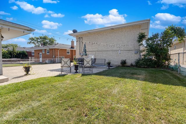 2923 Downing Avenue W, Westchester, IL 60154