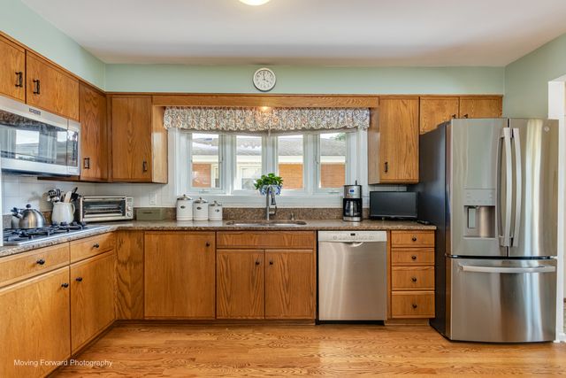 2923 Downing Avenue W, Westchester, IL 60154