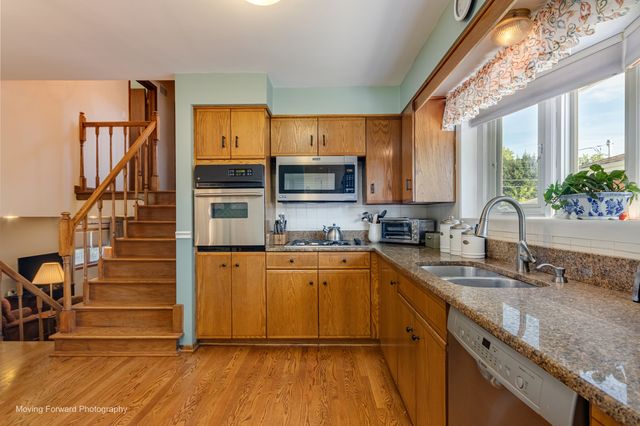 2923 Downing Avenue W, Westchester, IL 60154