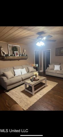 300 Ferriday Drive, Ridgecrest, LA 71334