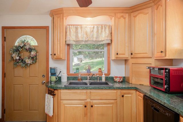 279 HELMS RD, Stanley, VA 22851