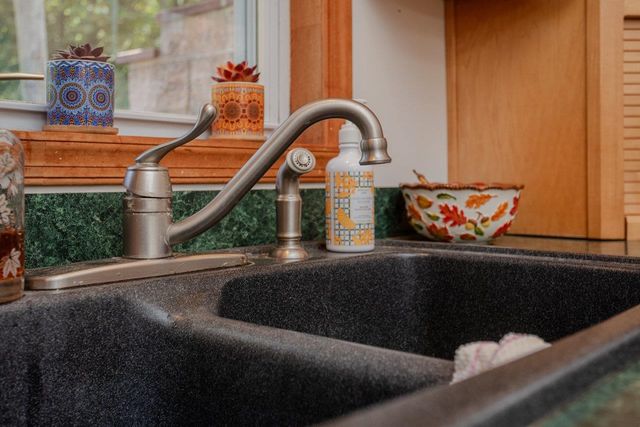 279 HELMS RD, Stanley, VA 22851