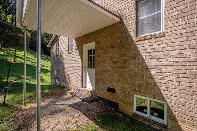 279 HELMS RD, Stanley, VA 22851