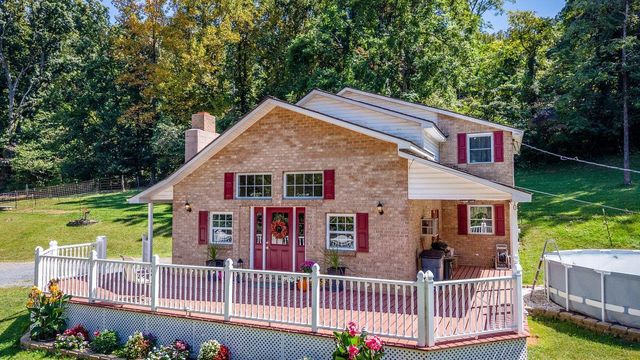 279 HELMS RD, Stanley, VA 22851