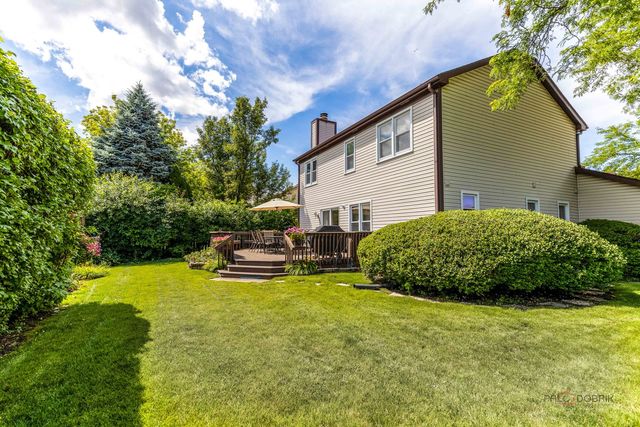 135 Newtown Drive, Buffalo Grove, IL 60089