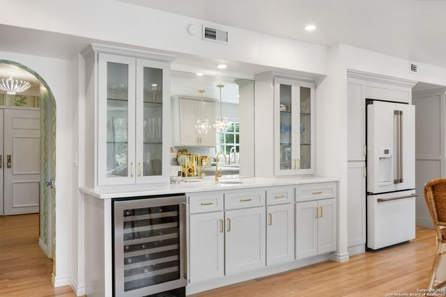 647 Terrell Road, San Antonio, TX 78209