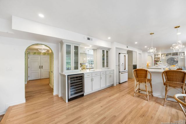 647 Terrell Road, San Antonio, TX 78209