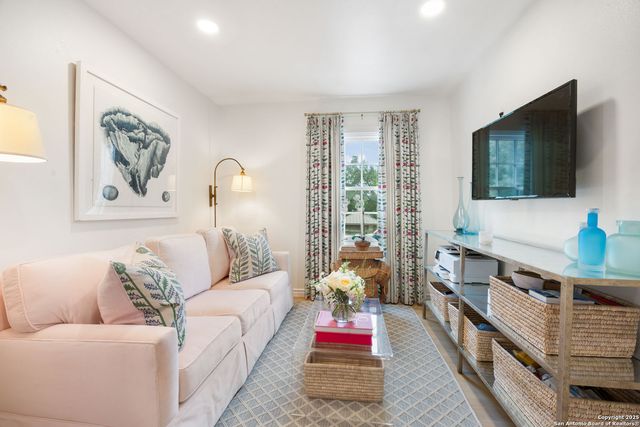 647 Terrell Road, San Antonio, TX 78209