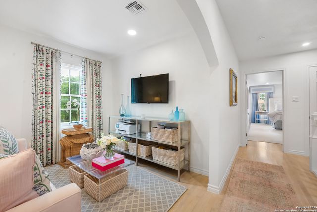 647 Terrell Road, San Antonio, TX 78209