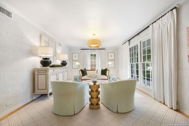 647 Terrell Road, San Antonio, TX 78209