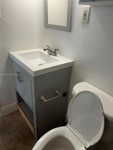 6100 SW 68th St 58, South Miami, FL 33143