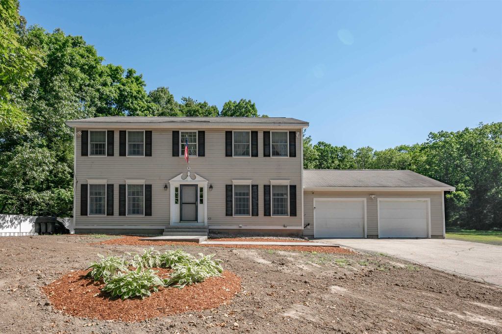 4 Mark Street, Hudson, NH 03051