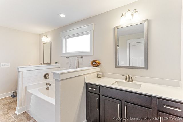 1528 Creekwood Road, Hope Mills, NC 28348