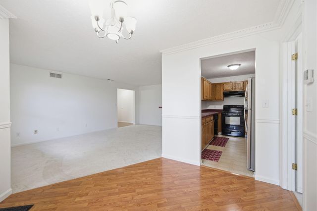 33 Highland Meadows Circle, 8, Highland Heights, KY 41076