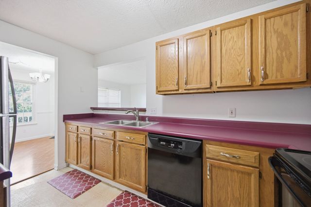 33 Highland Meadows Circle, 8, Highland Heights, KY 41076