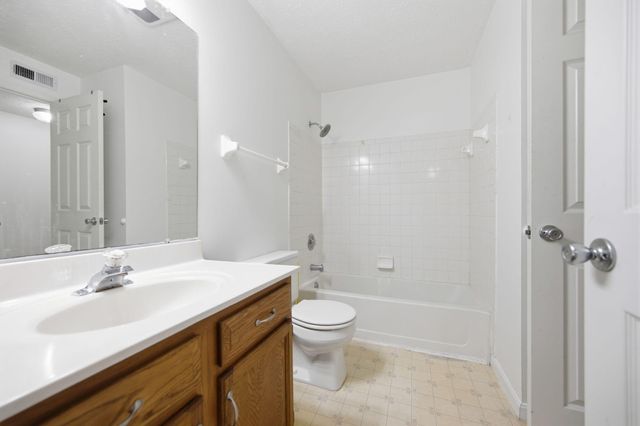 33 Highland Meadows Circle, 8, Highland Heights, KY 41076