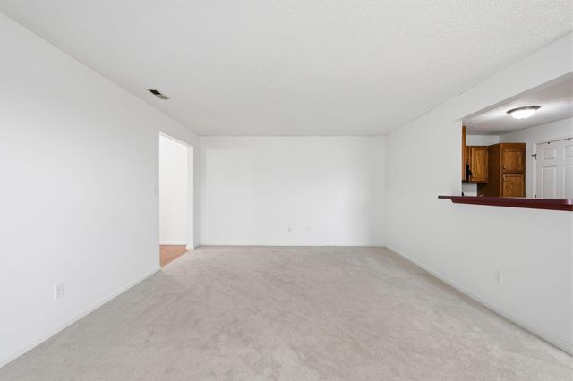 33 Highland Meadows Circle, 8, Highland Heights, KY 41076