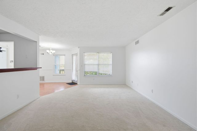 33 Highland Meadows Circle, 8, Highland Heights, KY 41076