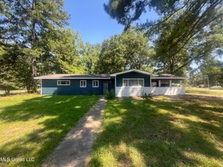 3145 Lakewood Drive, Jackson, MS 39212