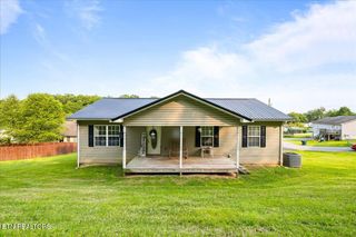 115 Sam William Lane, Jacksboro, TN 37757
