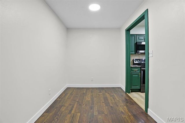 6824 Cottage Grove Lane F, St Louis, MO 63129