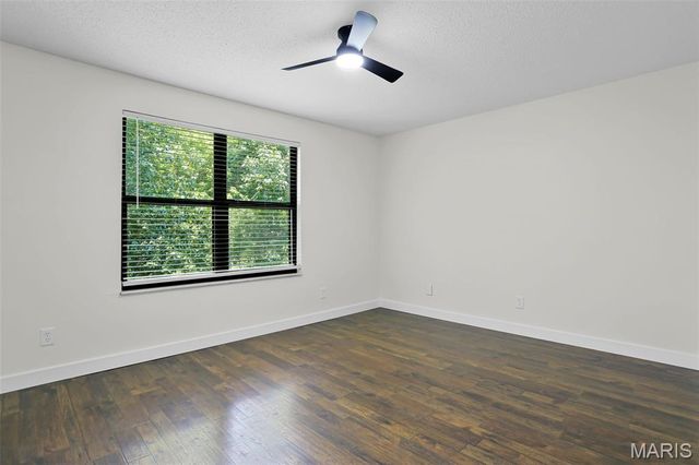 6824 Cottage Grove Lane F, St Louis, MO 63129