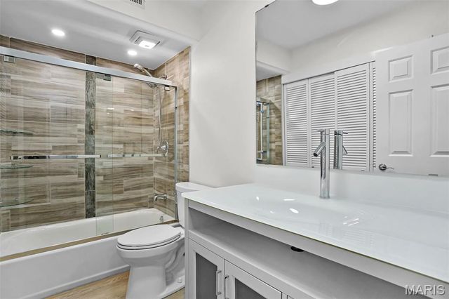 6824 Cottage Grove Lane F, St Louis, MO 63129