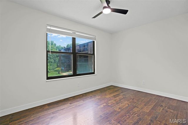 6824 Cottage Grove Lane F, St Louis, MO 63129