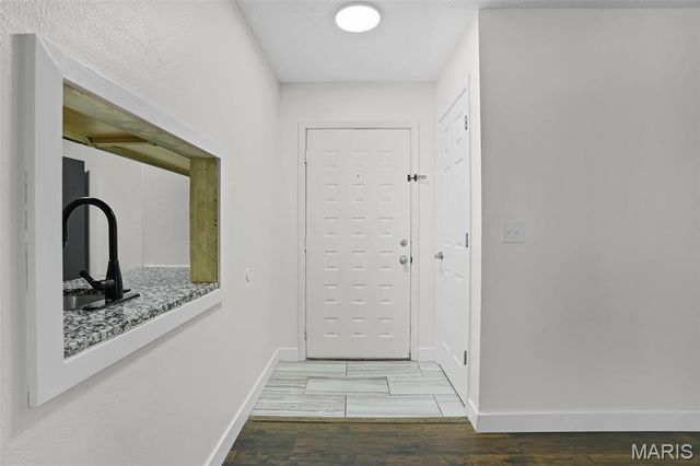 6824 Cottage Grove Lane F, St Louis, MO 63129