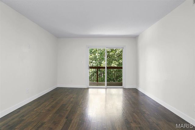 6824 Cottage Grove Lane F, St Louis, MO 63129