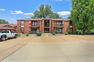 6824 Cottage Grove Lane F, St Louis, MO 63129