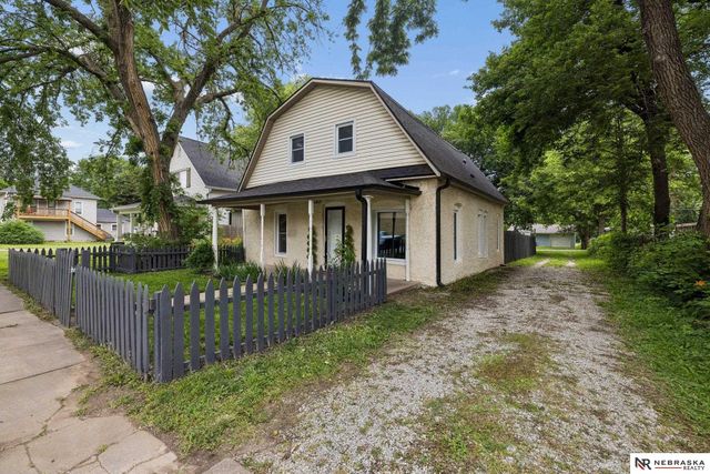 5210 Adams Street, Lincoln, NE 68504