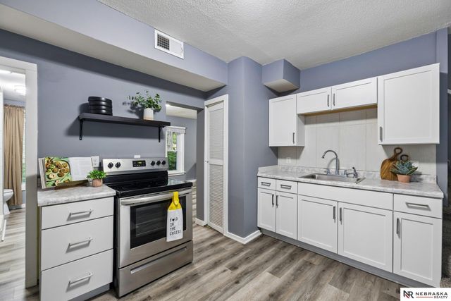 5210 Adams Street, Lincoln, NE 68504